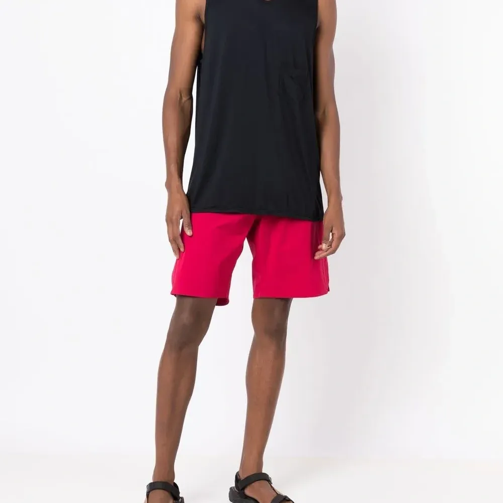 Топ с накладным карманом