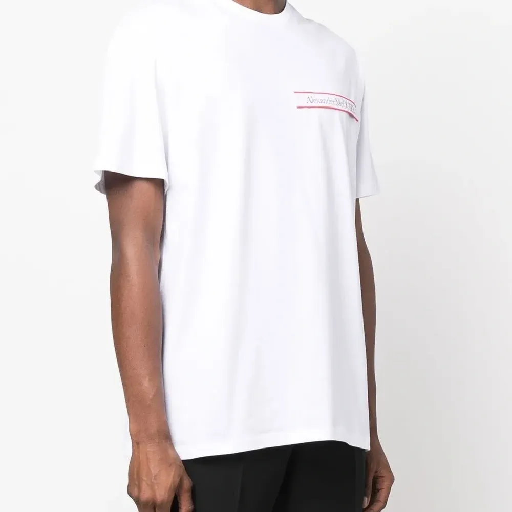 Футболка с нашивкой-логотипом