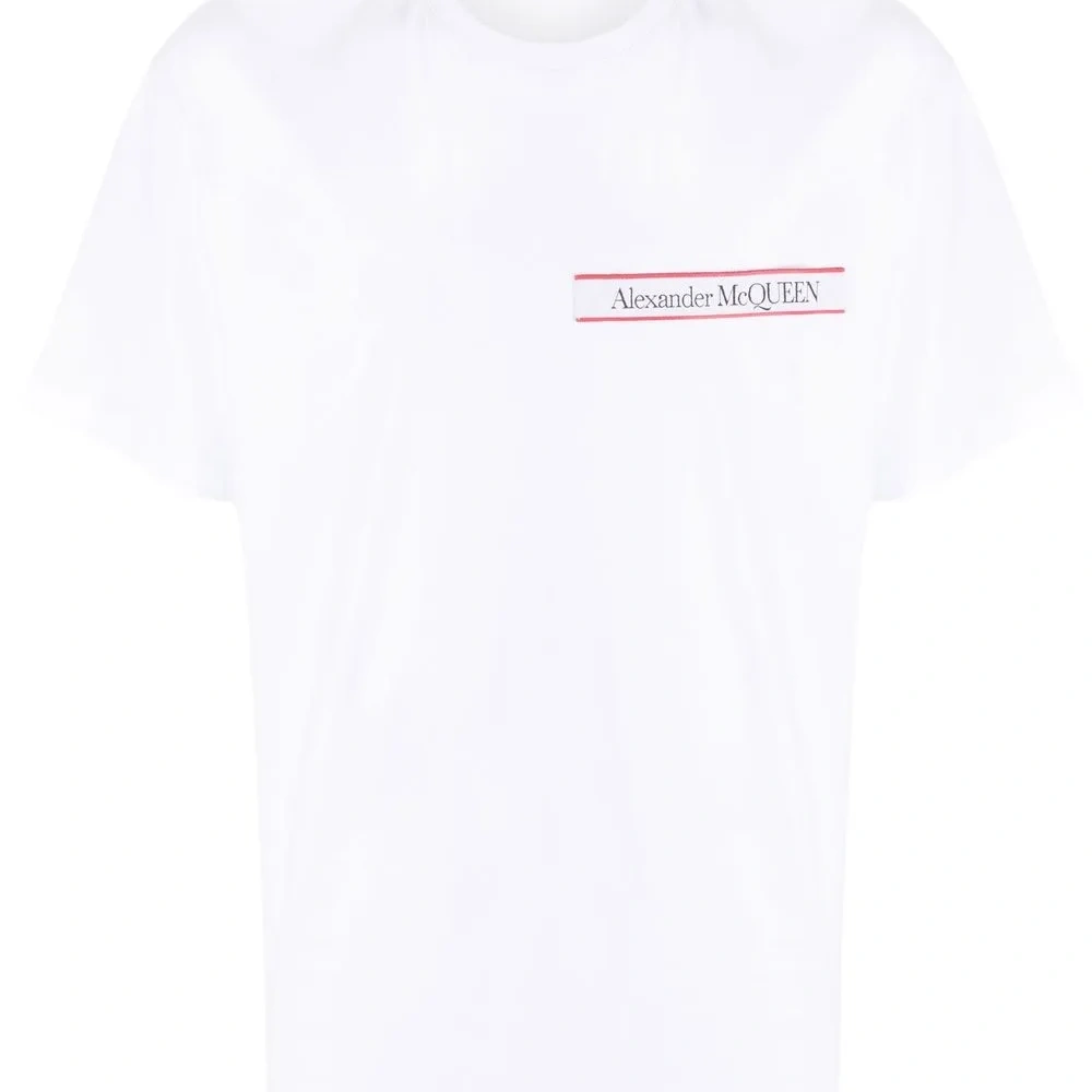 Футболка с нашивкой-логотипом