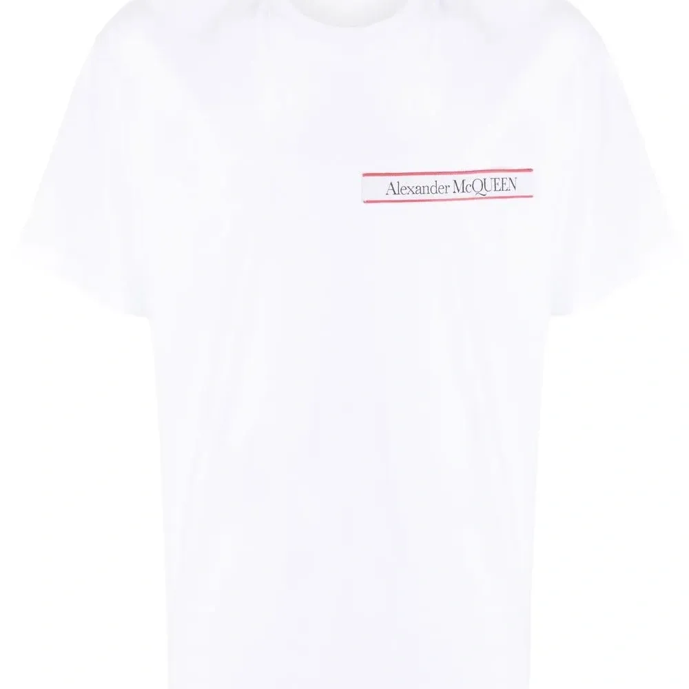 Футболка с нашивкой-логотипом