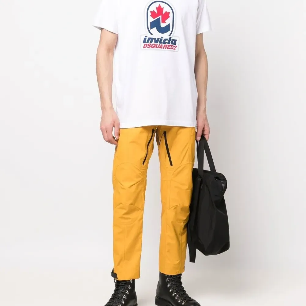 Футболка с логотипом