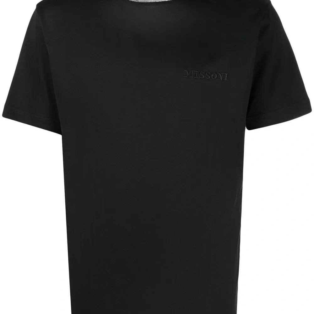 Футболка с вышитым логотипом