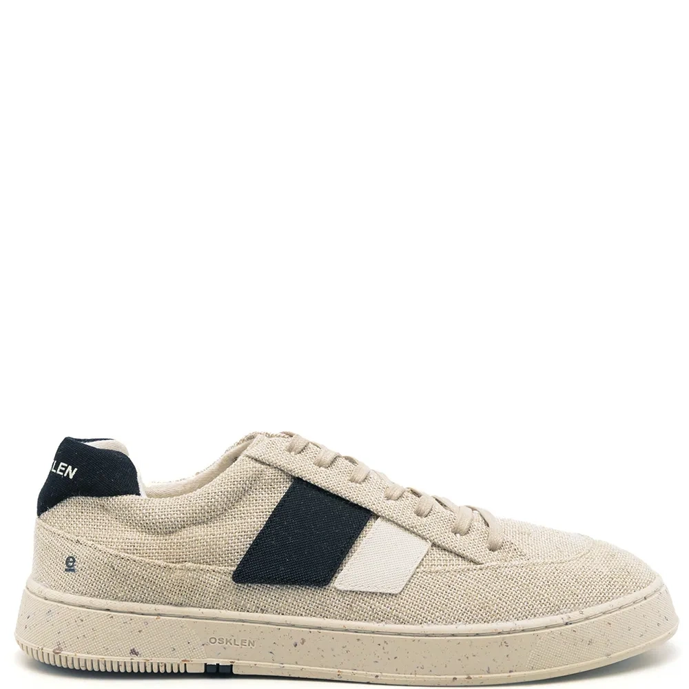 Кроссовки на шнуровке