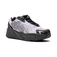 Кроссовки YEEZY Boost 700 MNVN