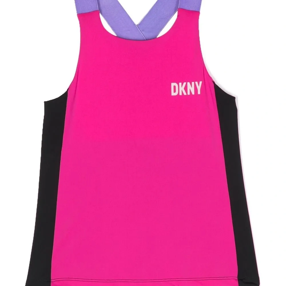 Спортивный топ с логотипом