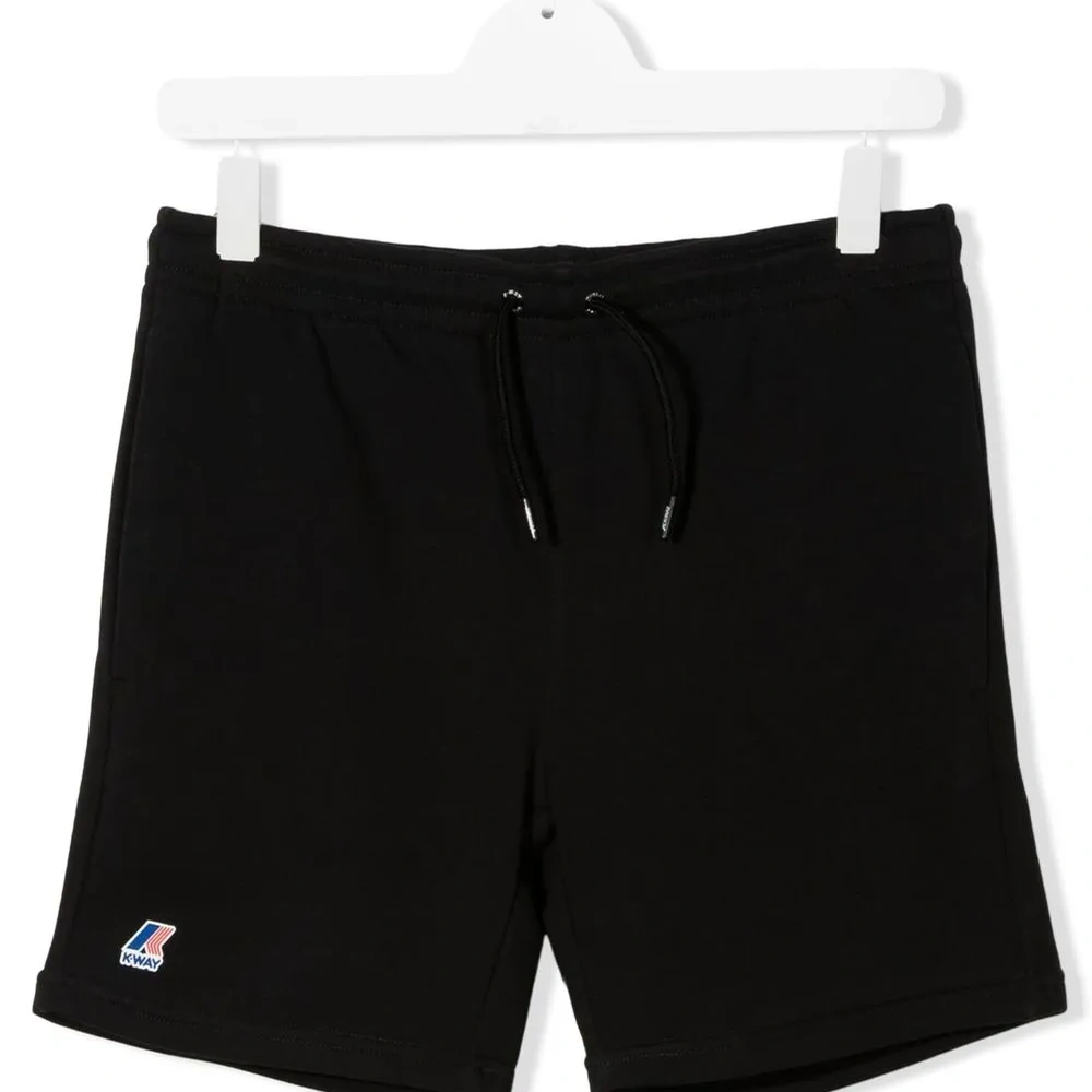 Спортивные шорты с логотипом