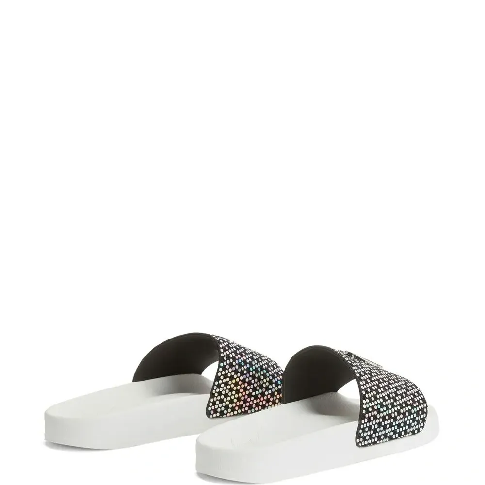 Шлепанцы Brett в горох