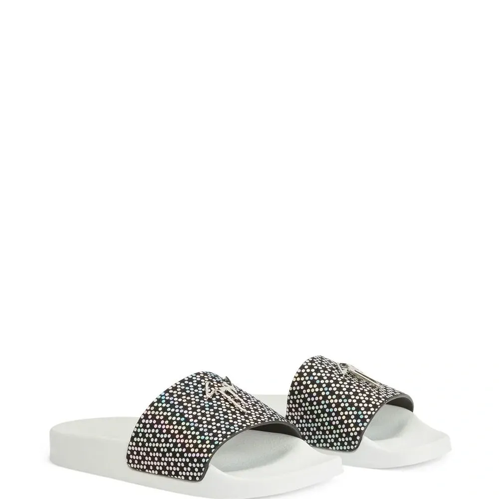 Шлепанцы Brett в горох