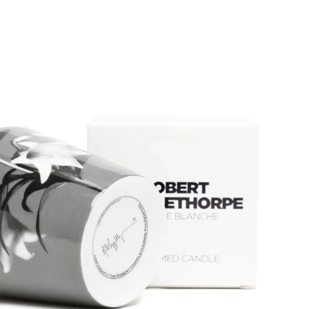 Свеча Emotion Fleurie (140 г) из коллаборации с Robert Mapplethorpe