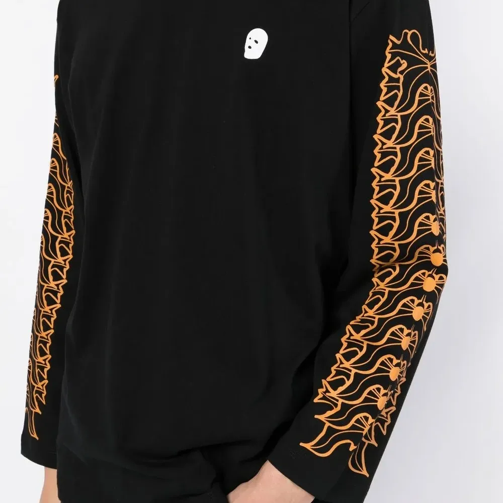 Футболка с длинными рукавами и графичным принтом