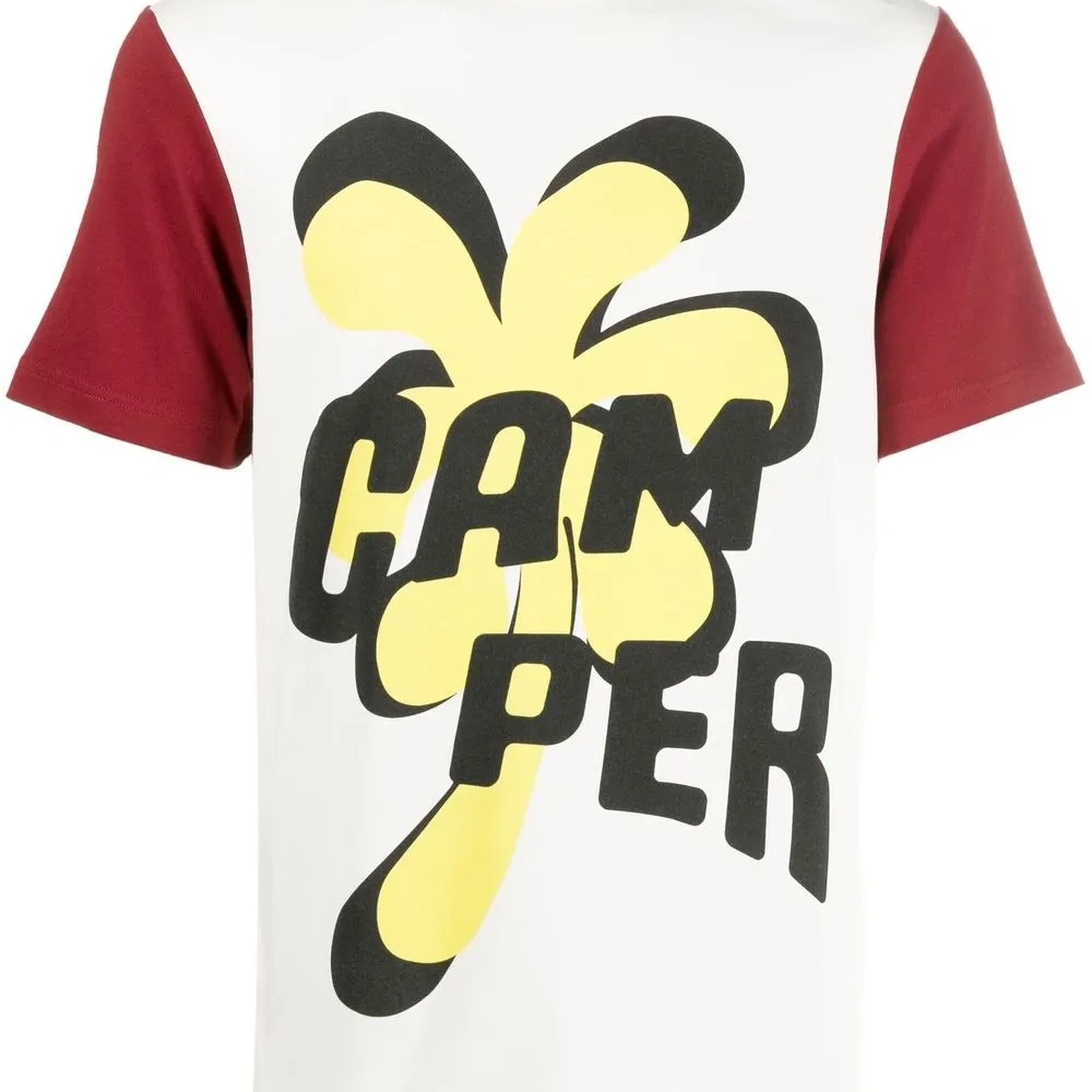 футболка в стиле колор-блок с логотипом