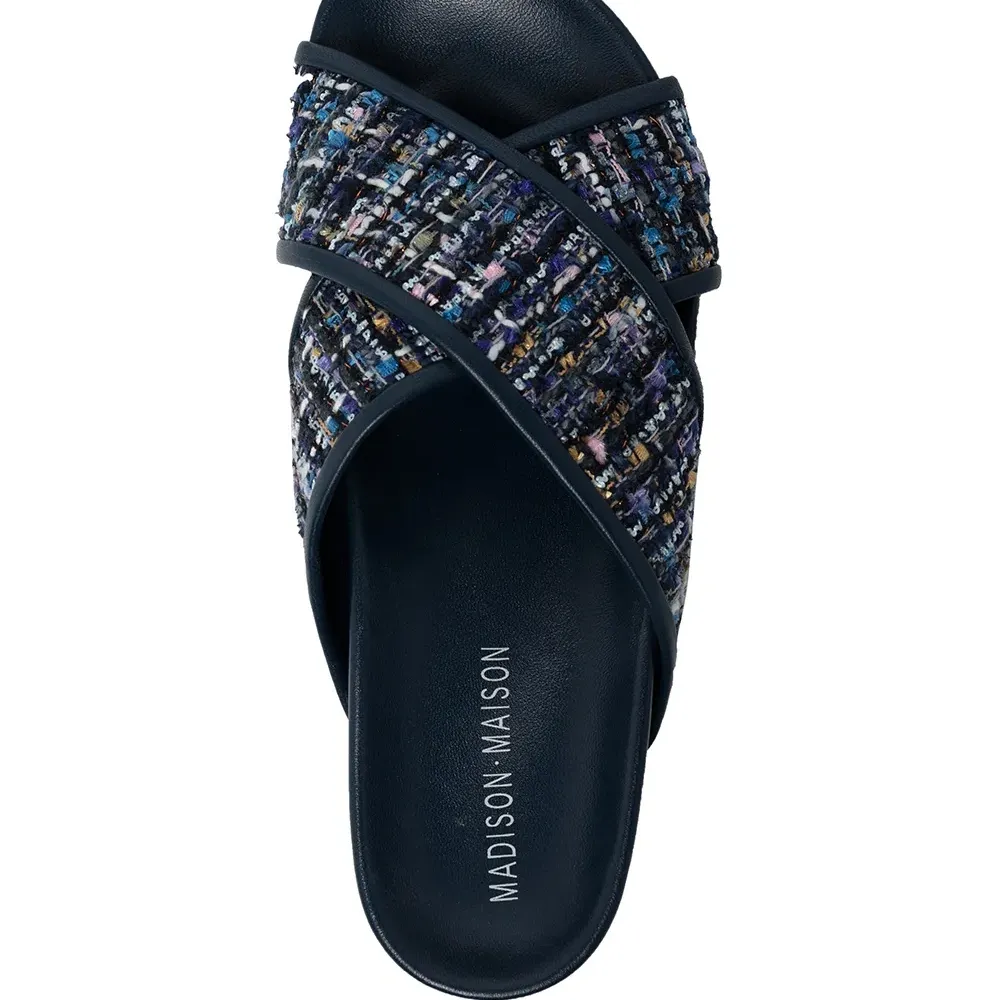 Сандалии с ремешками