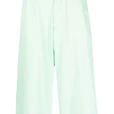 Шорты-бермуды со складками