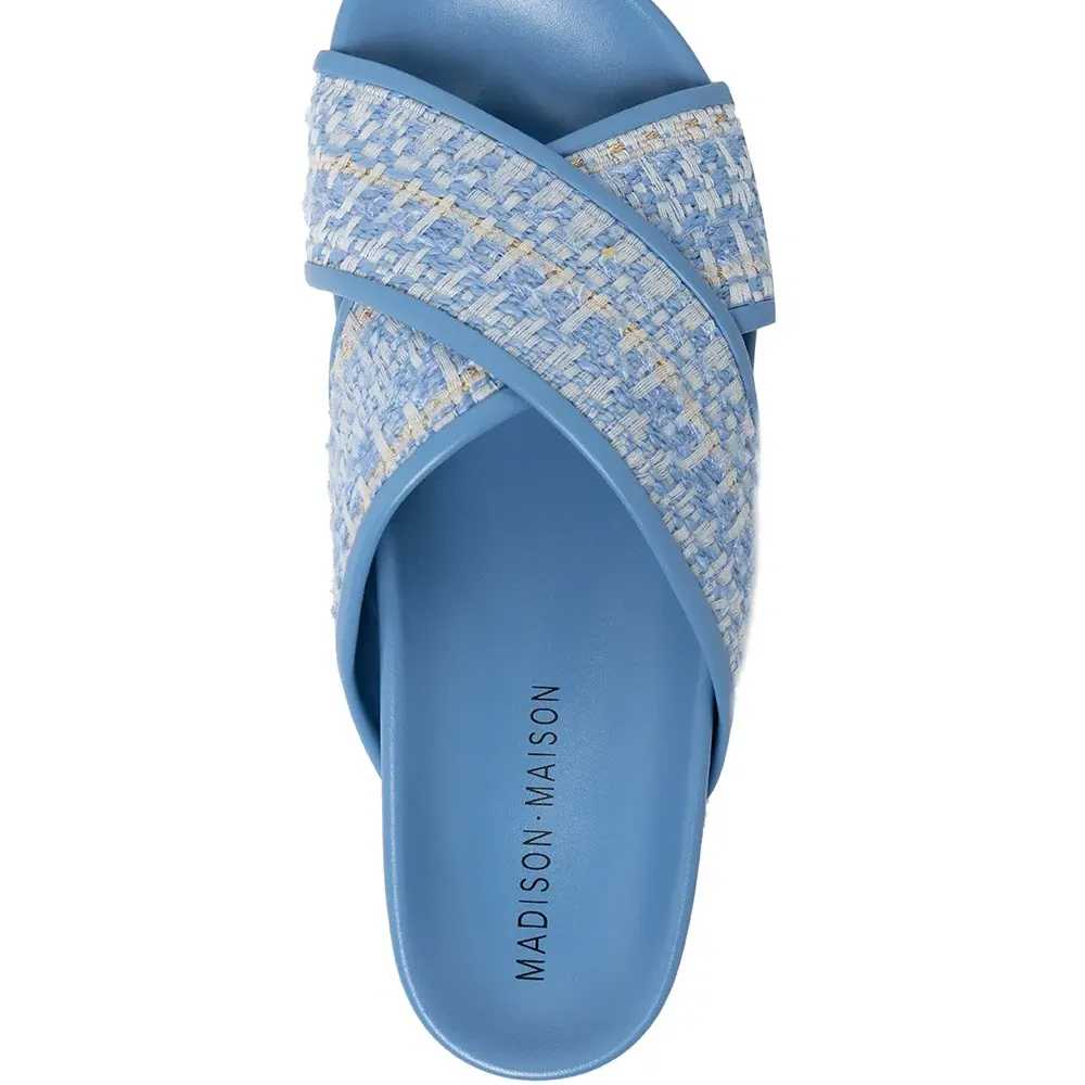 Сандалии с ремешками