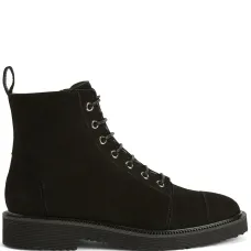 Ботинки на шнуровке