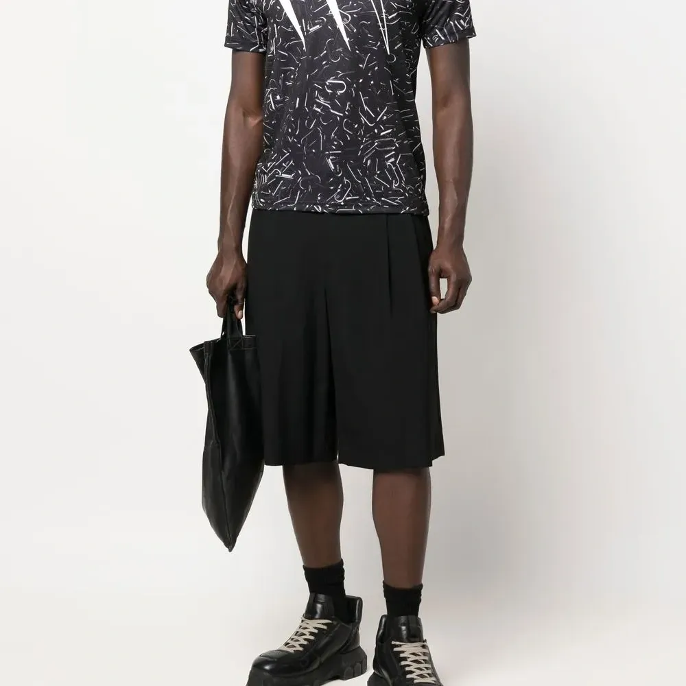 Футболка с логотипом