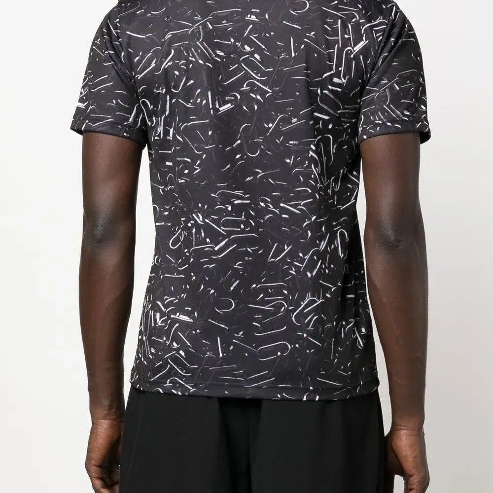 Футболка с логотипом