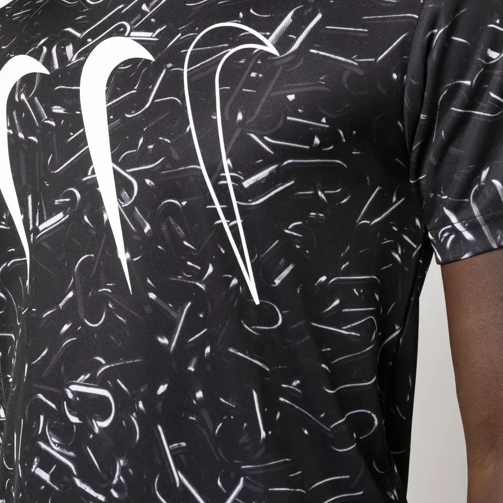 Футболка с логотипом