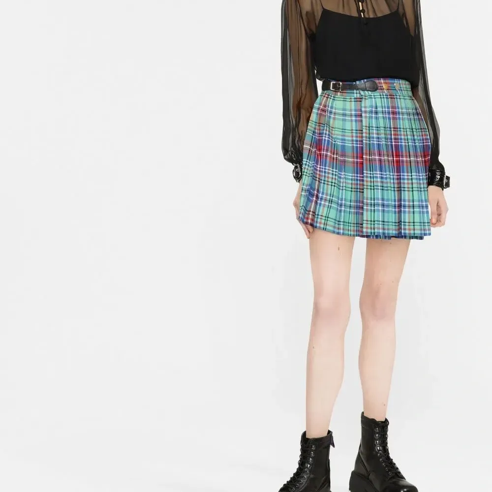 Блузка с пряжкой