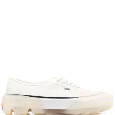 Массивные кеды с нашивкой-логотипом