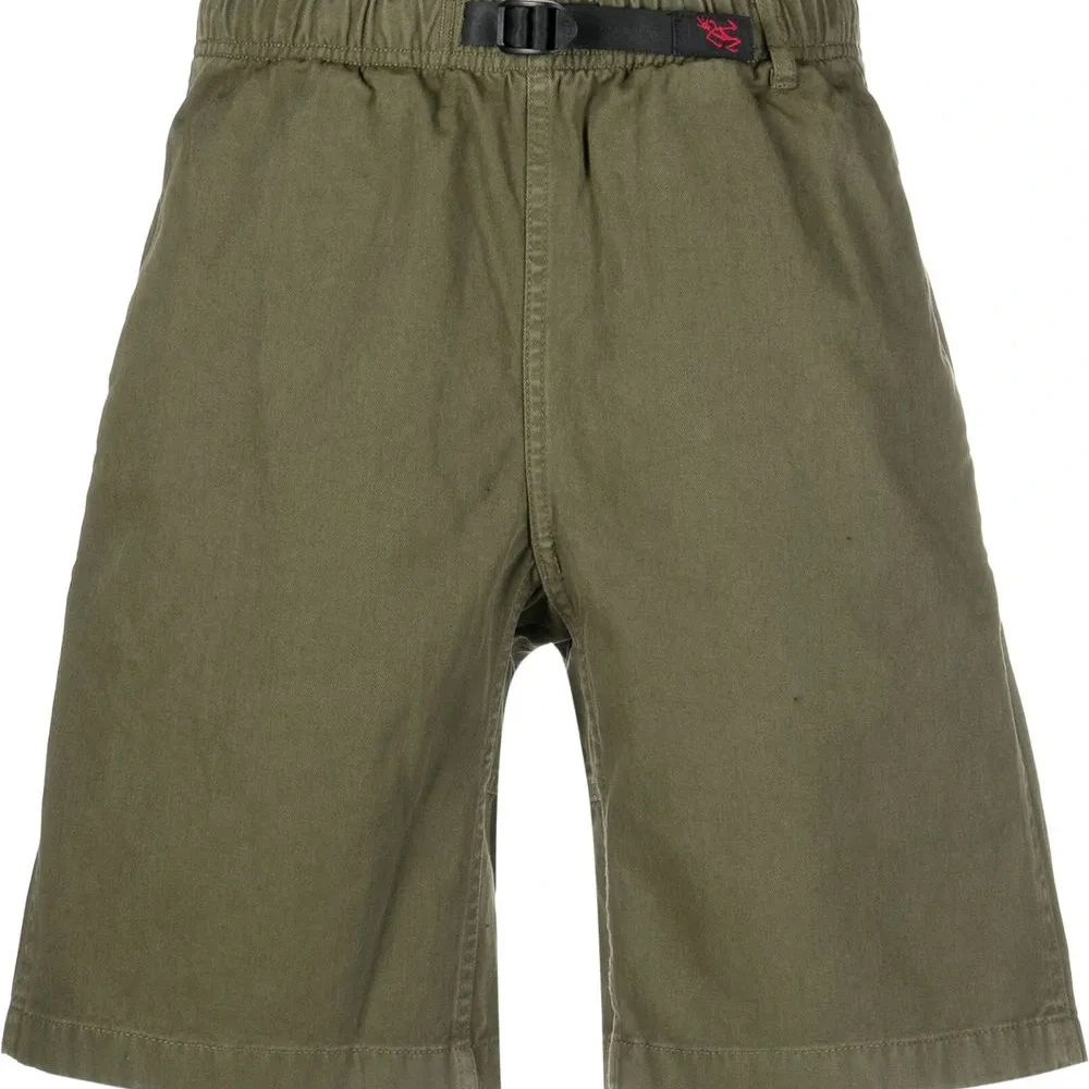 Шорты-бермуды с поясом