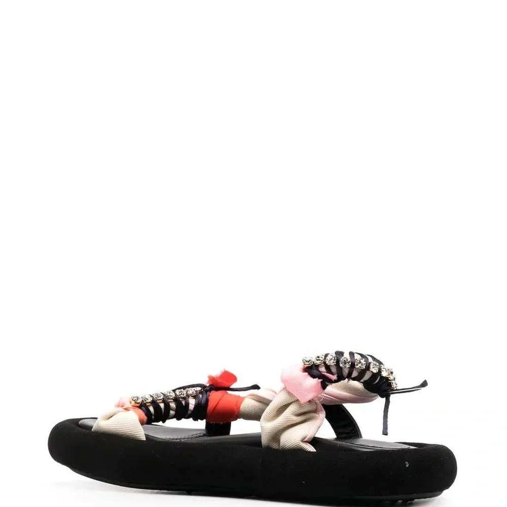 Сандалии с плетеными ремешками