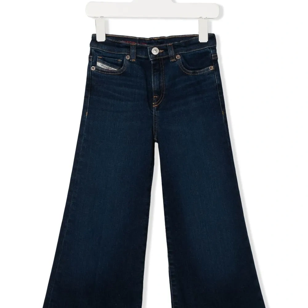 Джинсы bootcut средней посадки