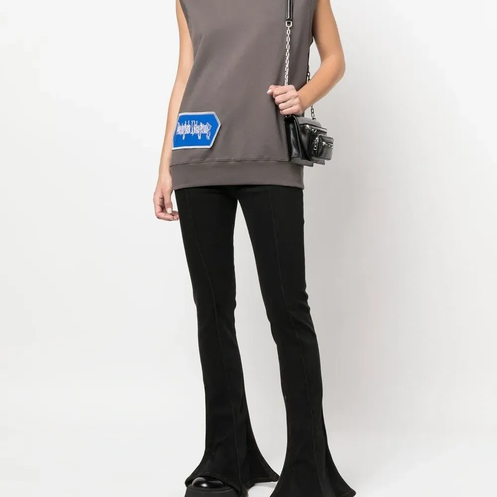 Топ с нашивкой