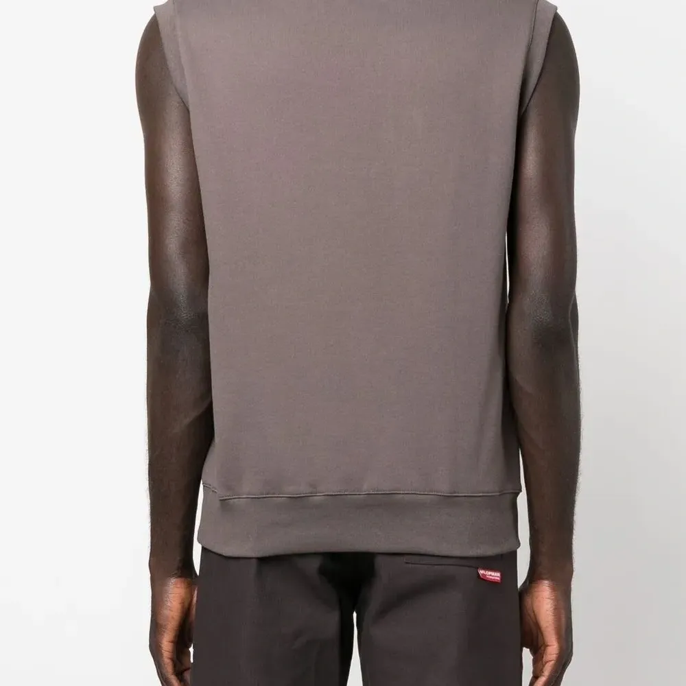 Топ с нашивкой