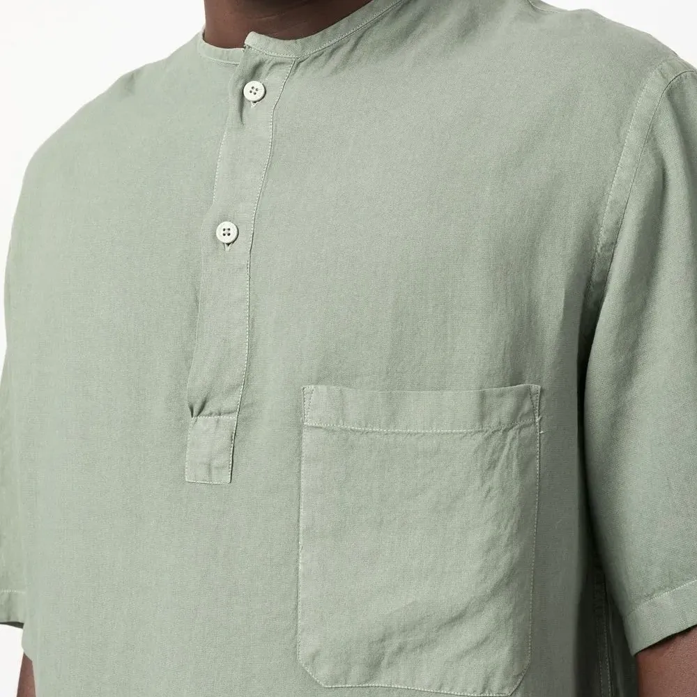 Футболка с нагрудным карманом