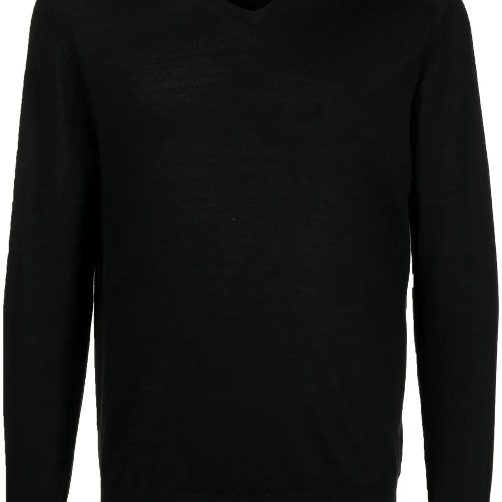 Джемпер с V-образным вырезом