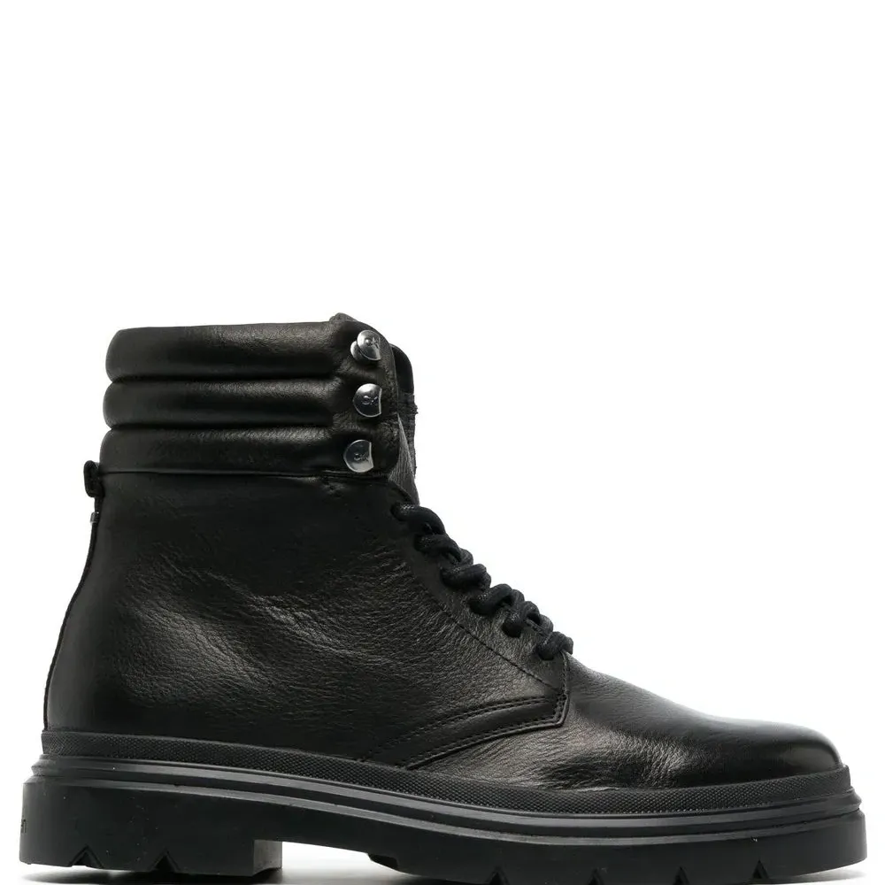 Ботинки на шнуровке