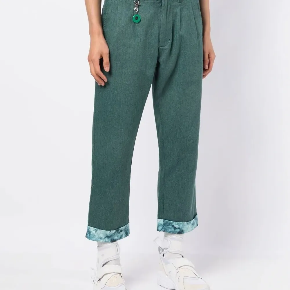 Брюки прямого кроя с подворотами