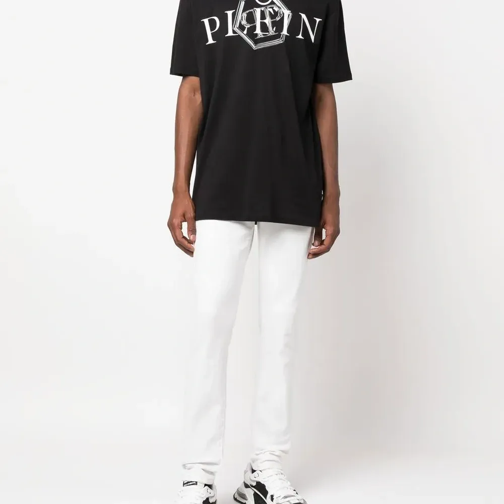 Футболка с логотипом