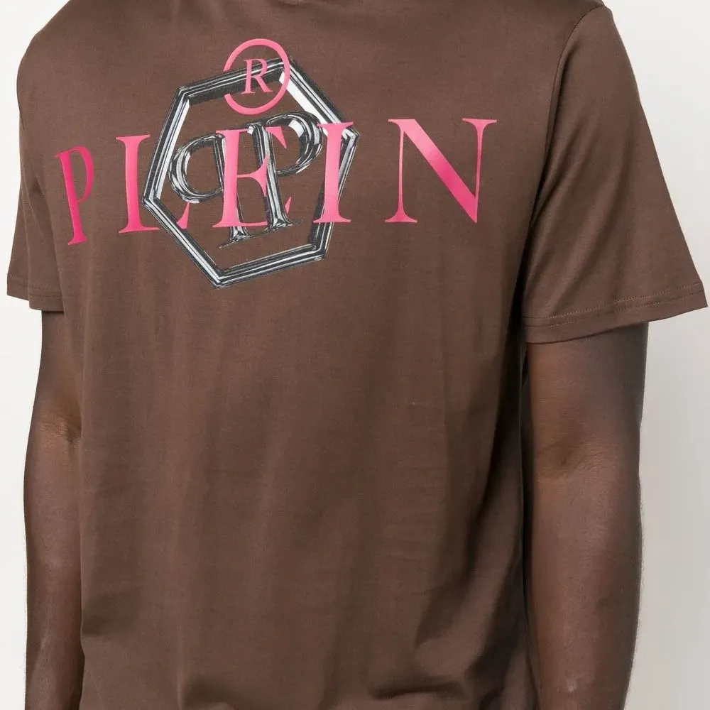 Футболка с логотипом