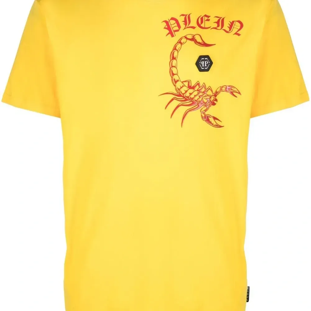 Футболка с логотипом