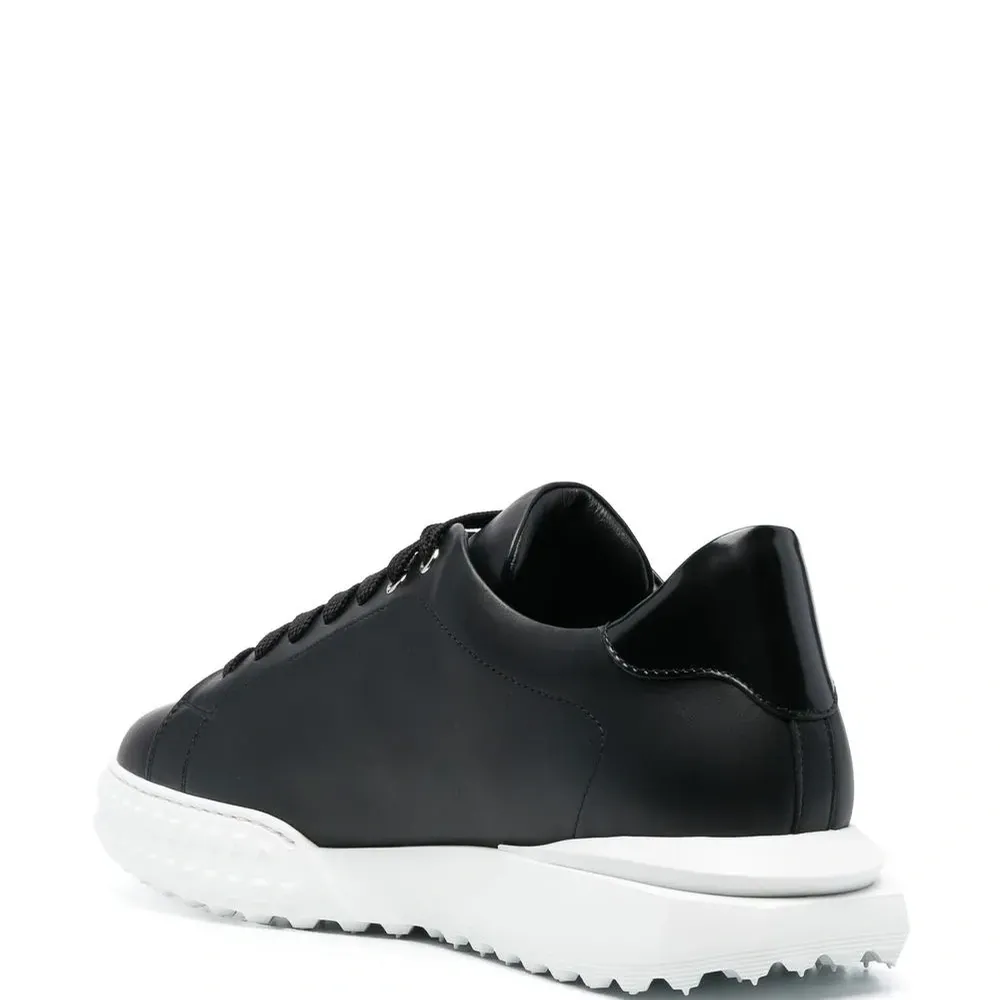 Кроссовки на шнуровке