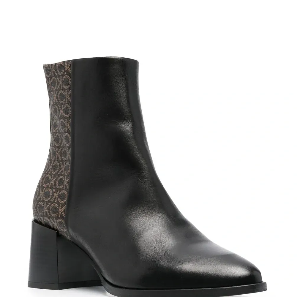 Ботильоны с монограммой