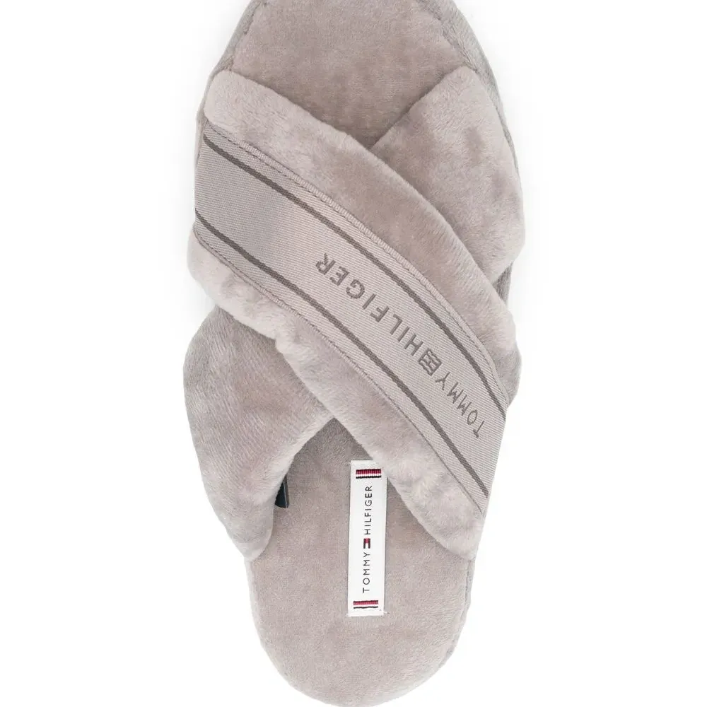 Шлепанцы с логотипом