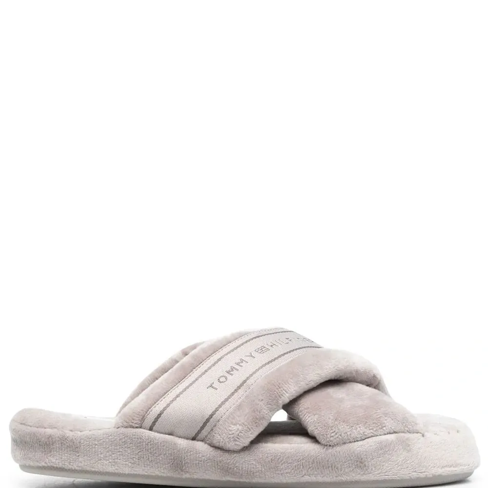 Шлепанцы с логотипом