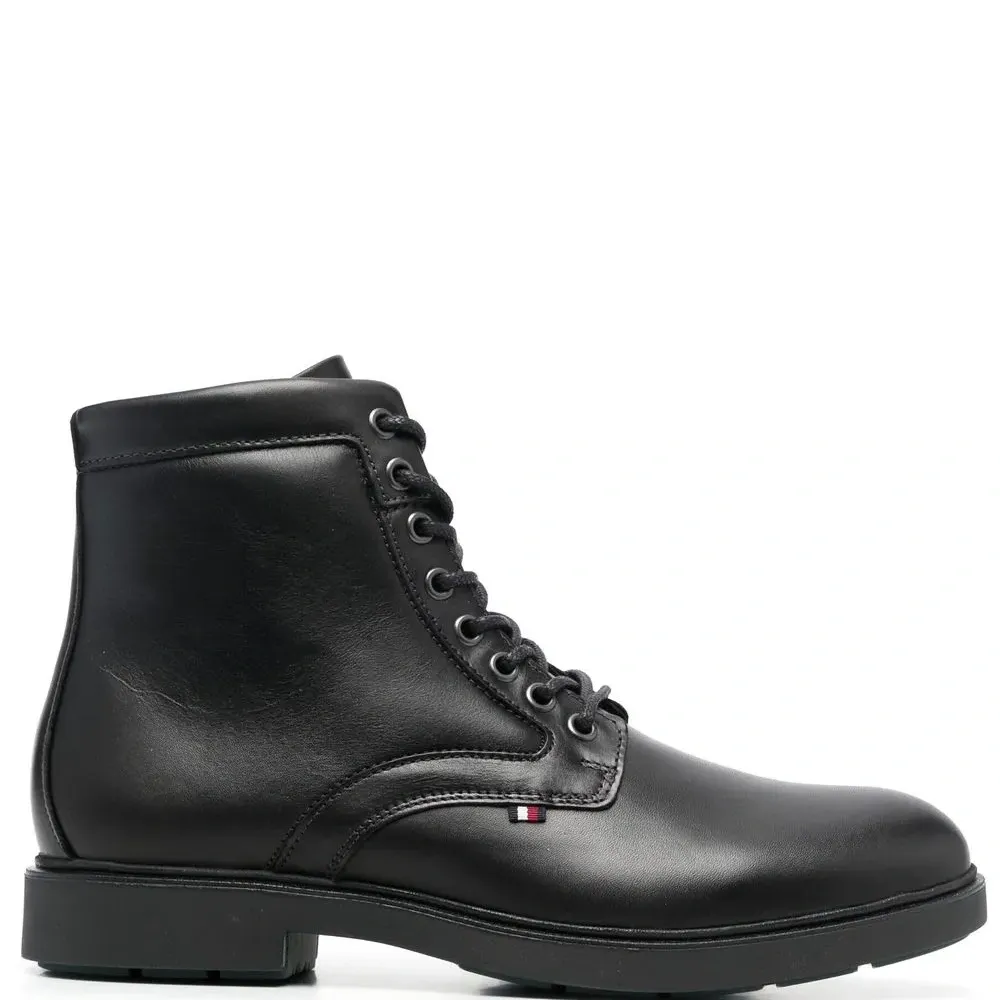 Ботинки на шнуровке