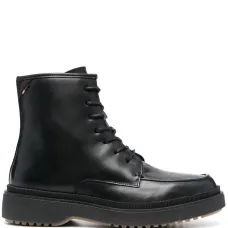 Ботинки на шнуровке