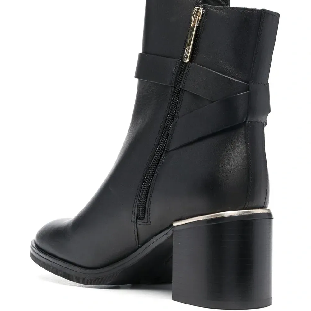 Ботильоны с пряжкой