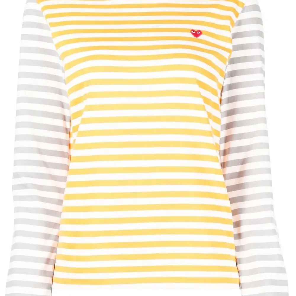 Двухцветная футболка с длинными рукавами