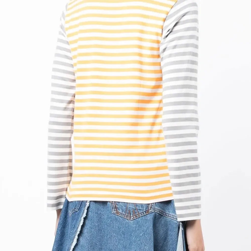 Двухцветная футболка с длинными рукавами