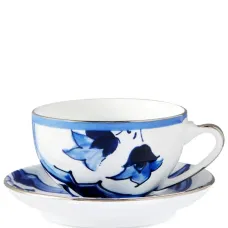 Чайный сервиз с архивным принтом