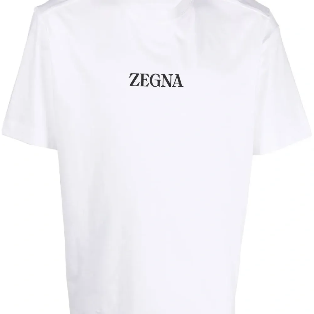 Футболка с логотипом