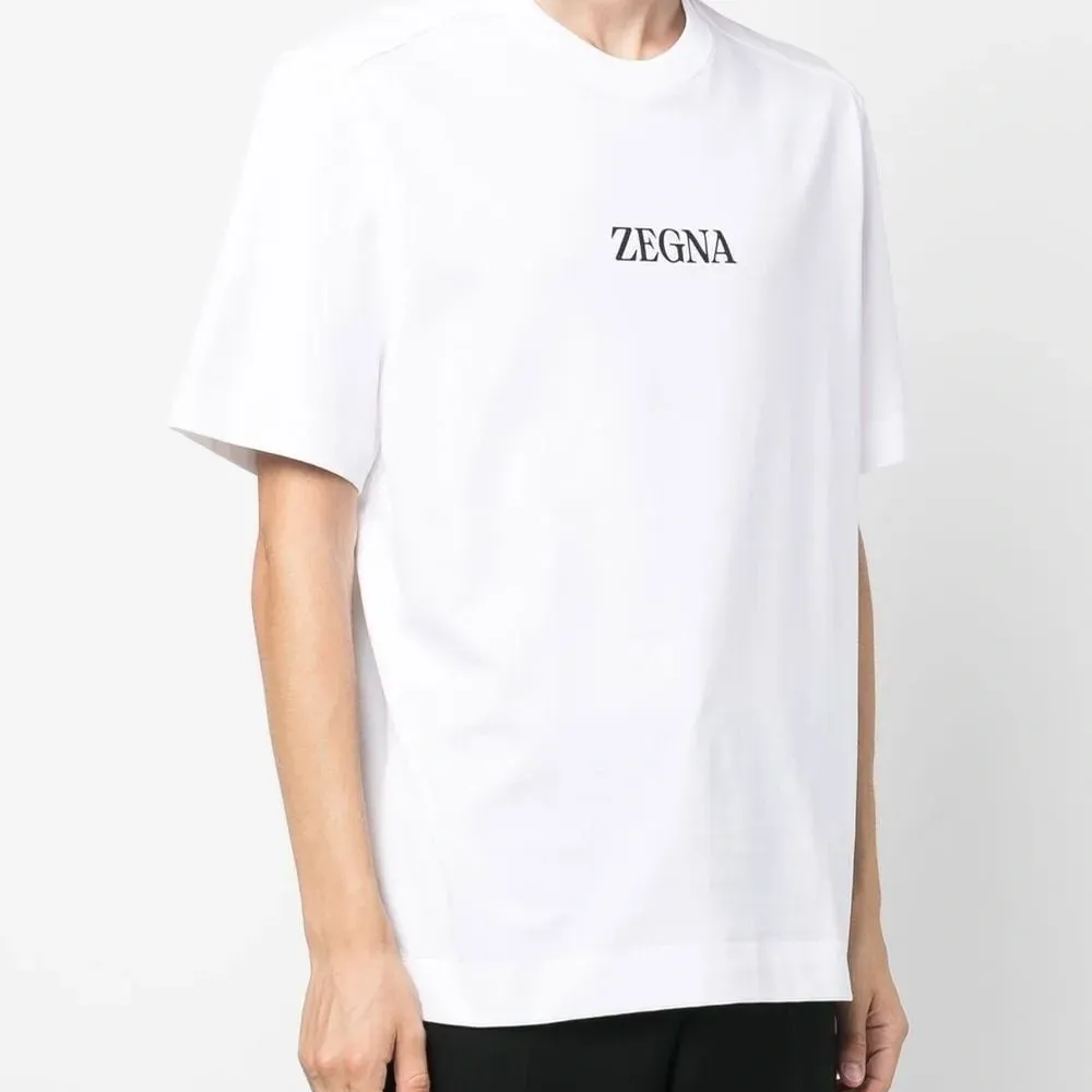 Футболка с логотипом