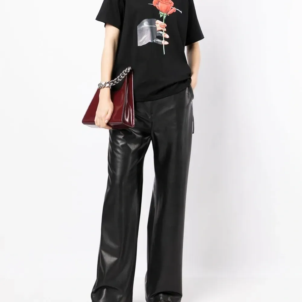 Футболка с круглым вырезом