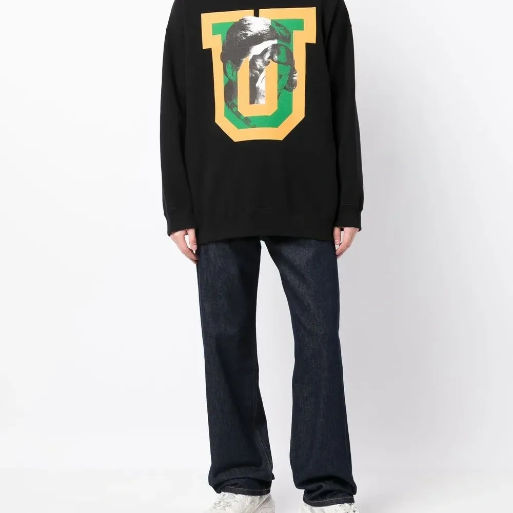 Толстовка с графичным принтом